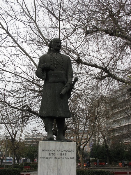 Άγαλμα του Νικόλαου Κασομούλη στη Θεσσαλονίκη